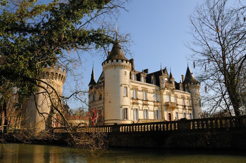 Château-Hôtel de Nieuil Exterior foto