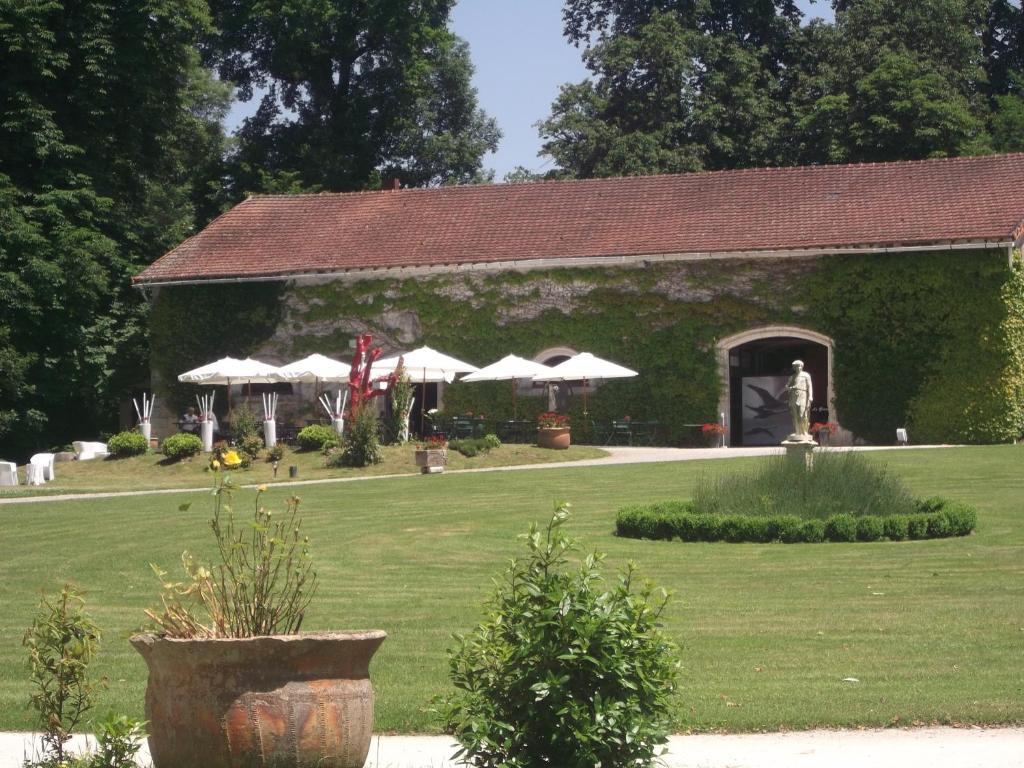 Château-Hôtel de Nieuil Exterior foto