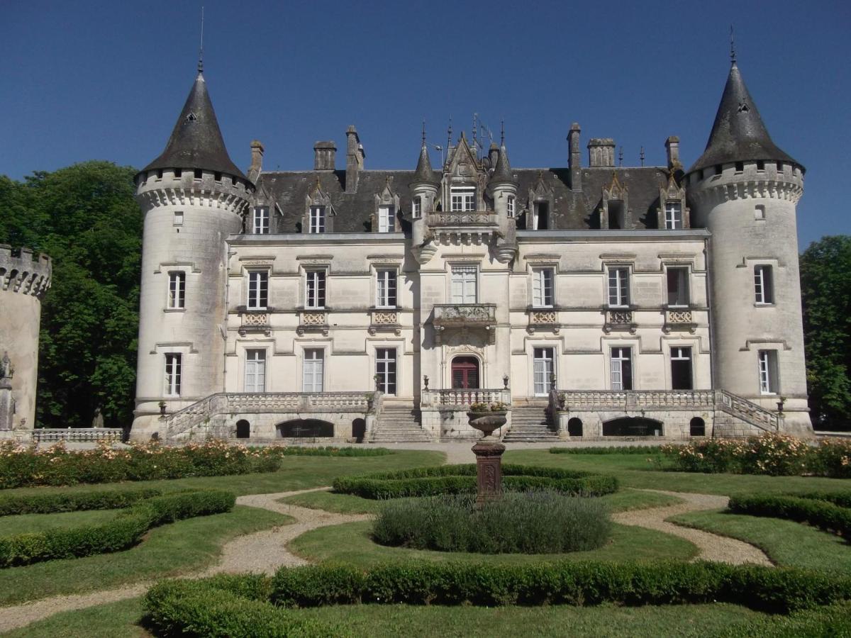 Château-Hôtel de Nieuil Exterior foto